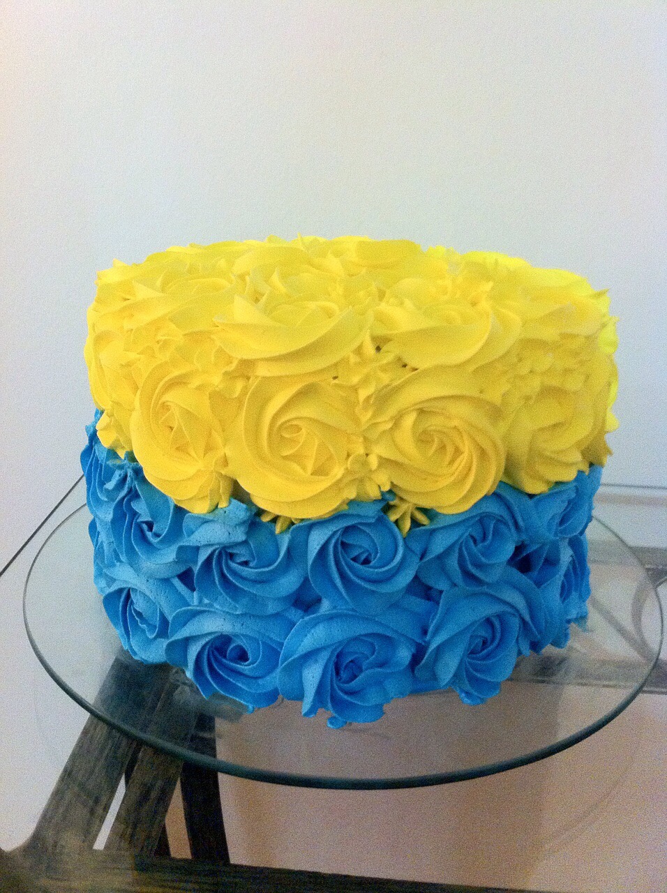 bolo amarelo azul 3