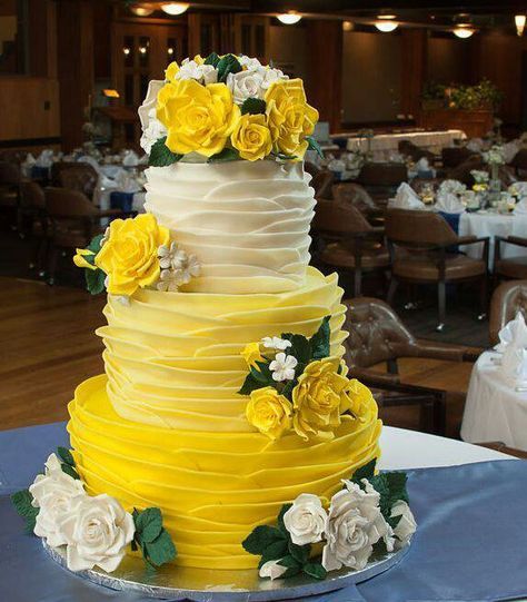 bolo amarelo casamento 1