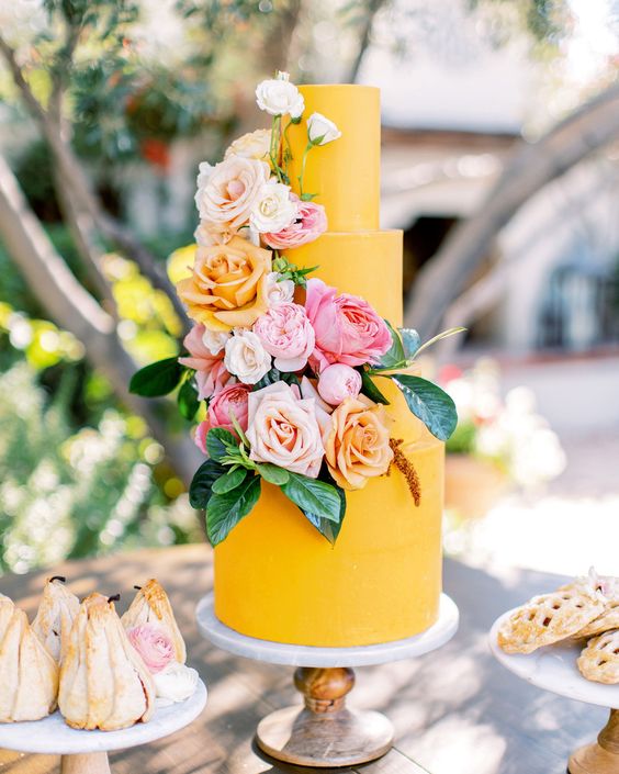 bolo amarelo casamento 3