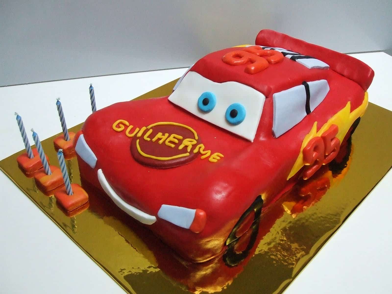 bolo de aniversario relampago mcqueen