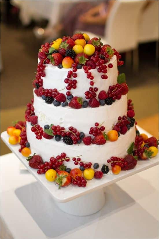 bolo casamento decorado com frutas