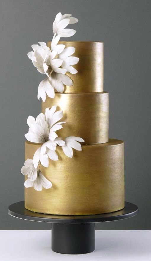 bolo dourado casamento 1