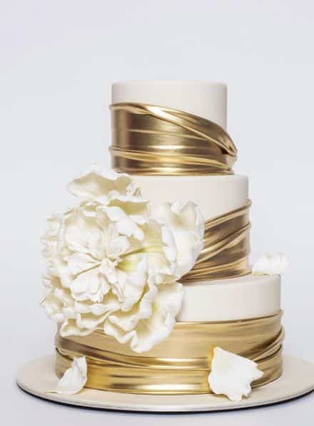 bolo dourado casamento 2