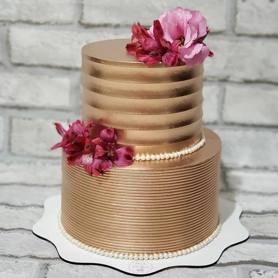 bolo dourado rosa simples