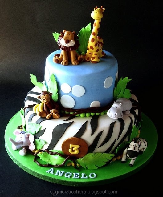 bolo selva animais