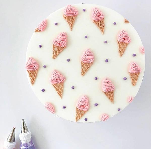 bolos minimalistas decorados com buttercream 4