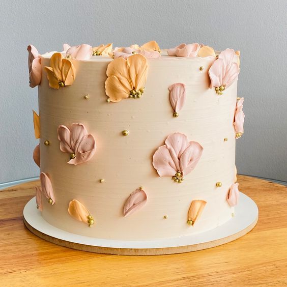 bolos minimalistas decorados com buttercream 6