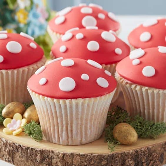 decoracao de festa com cogumelos bolos 7