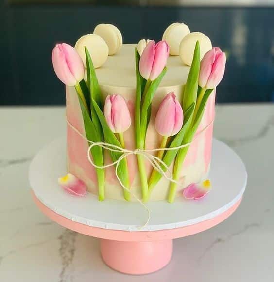 ideias de bolos decorados com tulipas 12