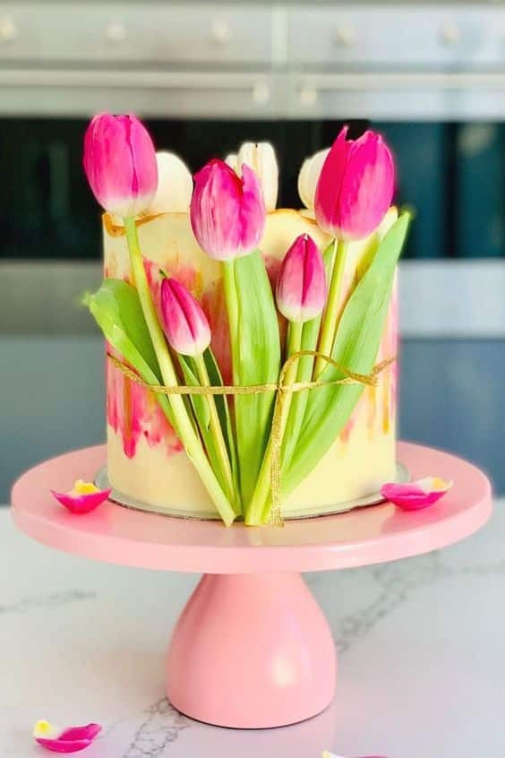 ideias de bolos decorados com tulipas 7