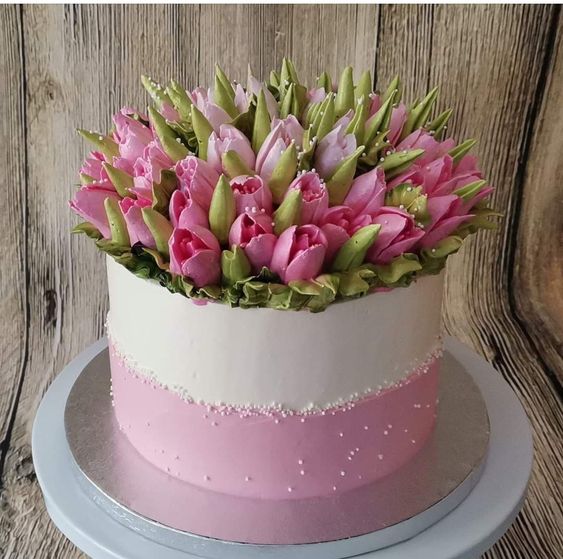 ideias de bolos decorados com tulipas 8